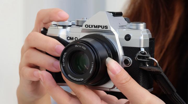 Actual product image TTArtisan 35mm f1.4 for Canon M mount (APS-C) (Canon EF-M, APS-C / DX)