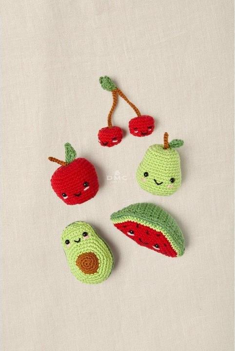 Immagine prodotto DMC Set uncinetto Amigurumi Fruit Friends, motivo: Smiley, set