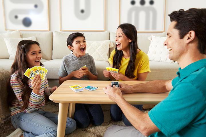Actual product image Mattel Games O'NO 99 card game (German, French, Italian, English)
