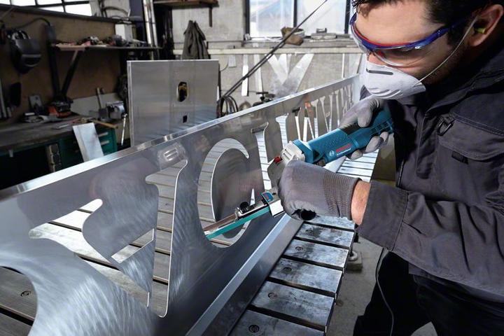 Produktbild Bosch Professional GEF 7 E Elektrofeile inkl. L-Boxx (Bandschleifer, 720 W)