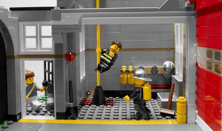 Actual product image LEGO Fire Station (10197, LEGO Creator Expert)