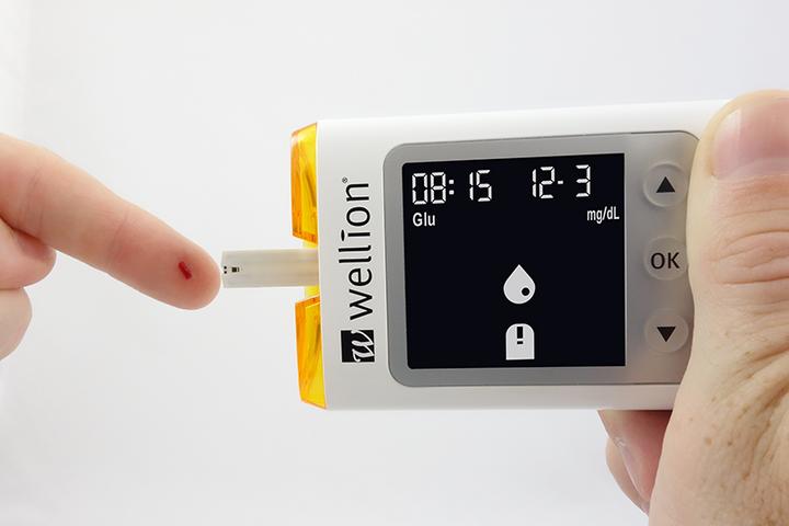 Immagine prodotto Wellion Misuratore di glicemia Galileo GLU/KET SET mmol, bianco (Glucometro)