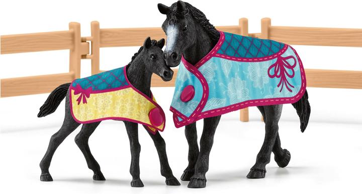 Actual product image Schleich Horse box with mare and foal