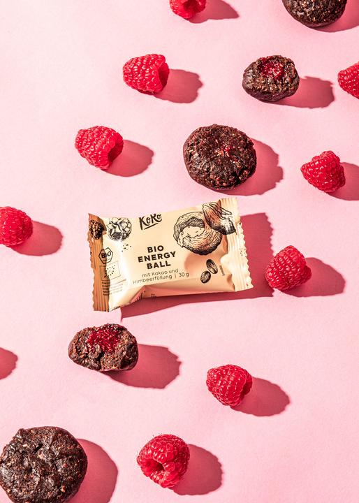 Immagine prodotto KoRo Pallina snack biologica a base di datteri con ripieno dolce al gusto di lampone (Lampone, 30 g)