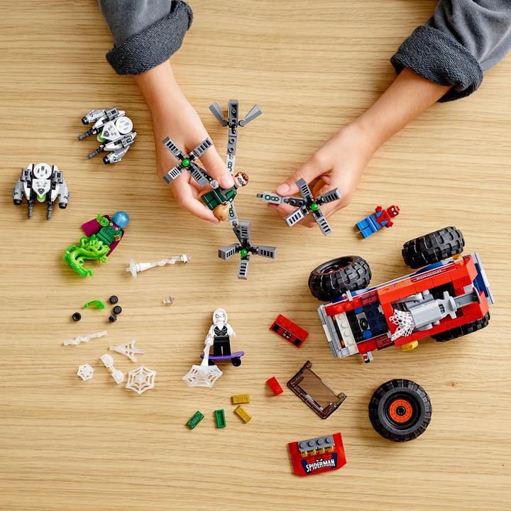 Actual product image LEGO Spider-Man's Monster Truck vs. Mysterio (76174, LEGO Marvel)