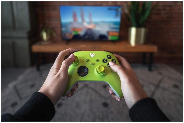Produktbild Microsoft Xbox Wireless Controller - Electric Volt (Xbox Series X, Xbox One X, PC, Xbox One S, Xbox Series S)