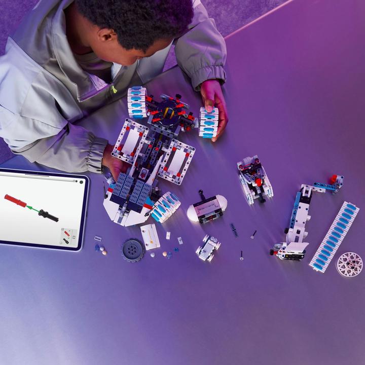 Actual product image LEGO 42211 Confidential (42211, LEGO Technic)