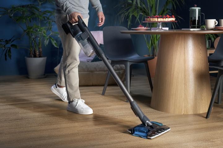 Actual product image Philips 8000 Series XC8057/01