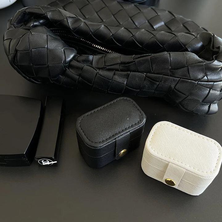 Produktbild Only-Bags.Store Mini Tragbare Kleine Schmuck Aufbewahrungstasche Reise Einfache Leder Ring Halskette Ohrringe