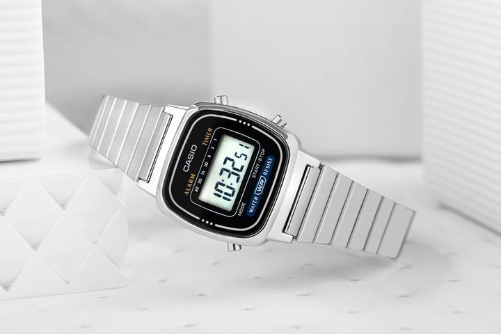 Actual product image Casio Retro Vintage - LA670WA-1D (Digital watch, 25 mm)