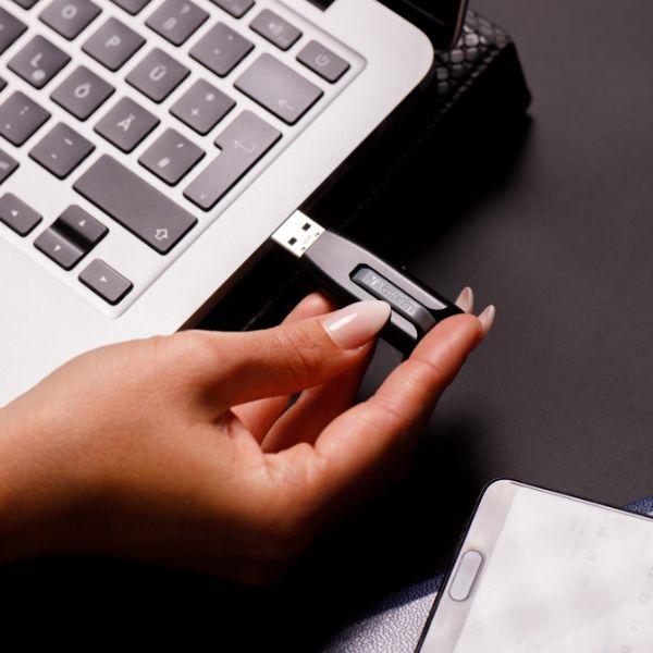 Productafbeelding Verbatim USB-stick V3 16GB (16 GB, USB-A, USB 3.0)