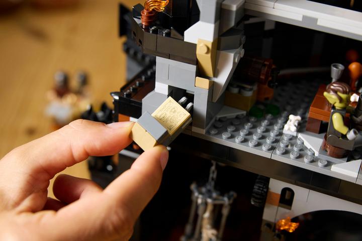 Image du produit LEGO The Lord of the Rings : Barad-dûr (10333, LEGO Icons, LEGO difficiles à trouver)