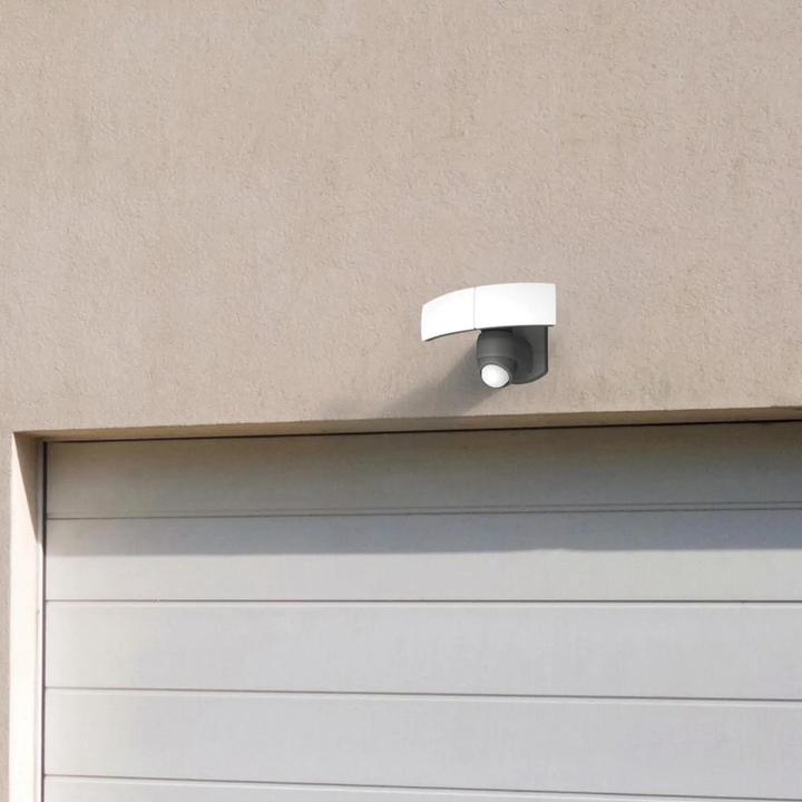Actual product image Lutec LED outdoor spotlight motion detector Arc (1200 lm)