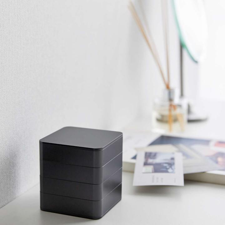 Actual product image Yamazaki 4-stöckige quadratische Schmuckdose TOWER