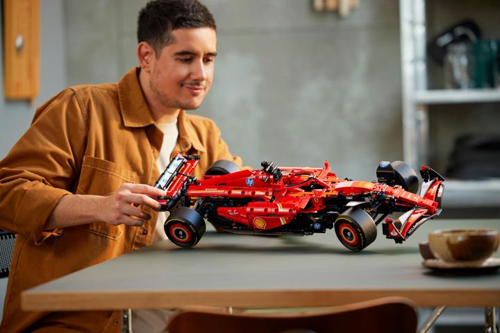 Image du produit LEGO Ferrari SF-24 F1 Rennauto (42207, LEGO Technic)