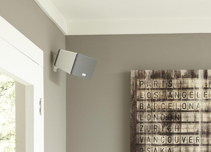 Image du produit Sanus Support mural pour Sonos ONE, PLAY:1 & 3 (1 pièce, Installation murale, Pivotant, Inclinable)