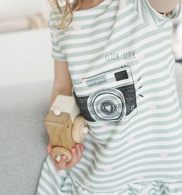 Actual product image Textilien gestalten mit dem Hobbyplotter Applikationen für T-Shirts, Kissen, Taschen und mehr (German, Sarah Kalweit, 2018)