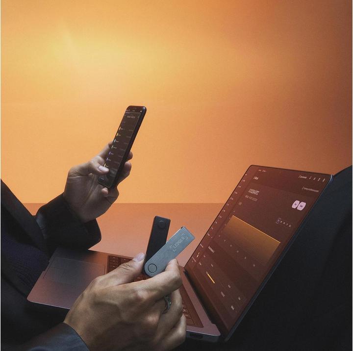Image du produit Ledger Nano X - Noir onyx (Lithécoïne, Zcash, Se dépêcher, Bitcoin, Vertcoin, Neo, éther, Ubiq, Ethereum Classic, Bitcoin cash, Stellaire, Komodo)