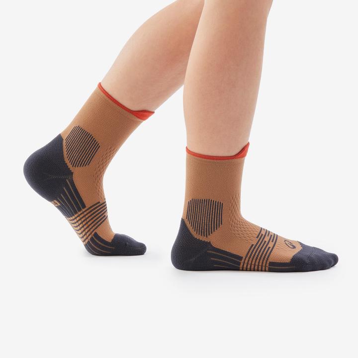 Immagine prodotto Quechua Wandersocken Kinder halbhoch - Hike 500 braun (27, 30)