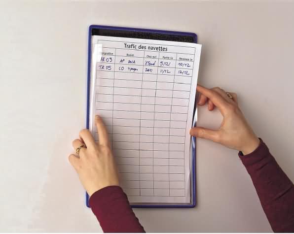 Image du produit Tarifold Porte-feuille de contrôle PVC avec cadre en fil de fer gainé de plastique bleu DIN A4 oeillets