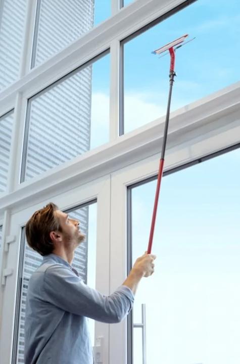 Produktbild Vileda Bürste, für Fenster, mit Teleskopstiel (1 Stk.)