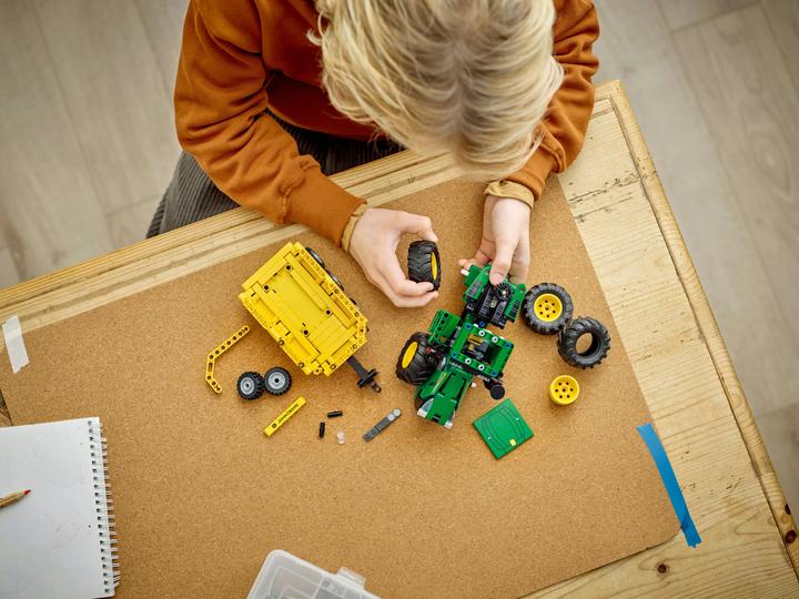 Image du produit LEGO Tracteur John Deere 9620R 4WD (42136, LEGO Technic)