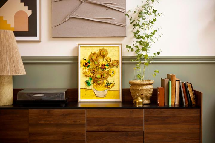 Immagine prodotto LEGO Vincent van Gogh - Girasoli (31215, LEGO DC, Set LEGO rari)