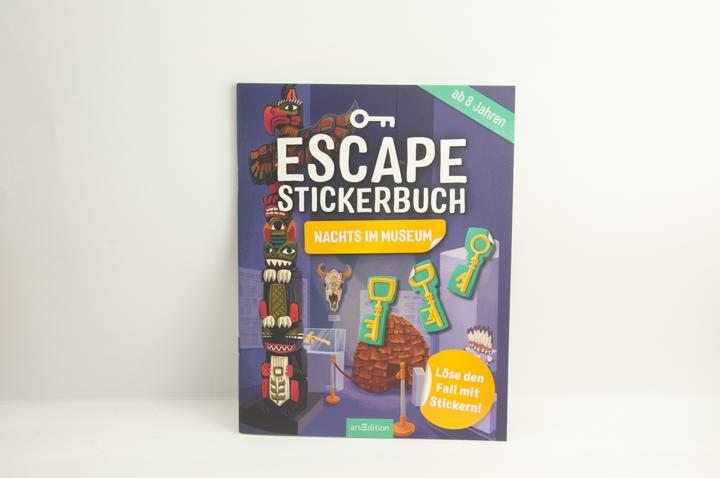 Actual product image Escape-Stickerbuch Nachts im Museum (German, Philip Pine, 2021)