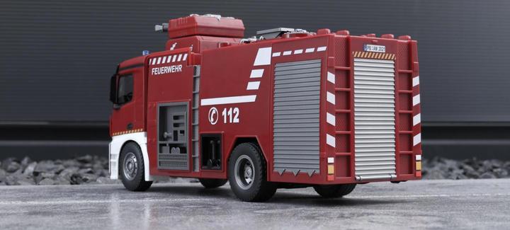 Immagine prodotto Amewi Mercedes Benz Fire Truck elettrico spazzolato camion 2WD 1:18 RTR (RTR pronto all'uso)