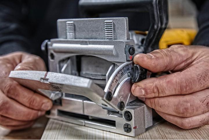 Actual product image DeWalt DW682K