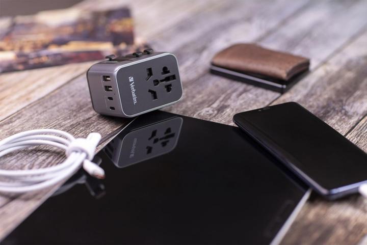 Produktbild Verbatim Universal Travel Adapter
