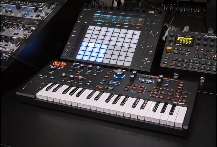 Actual product image Hydrasynth Explorer (57-90005)