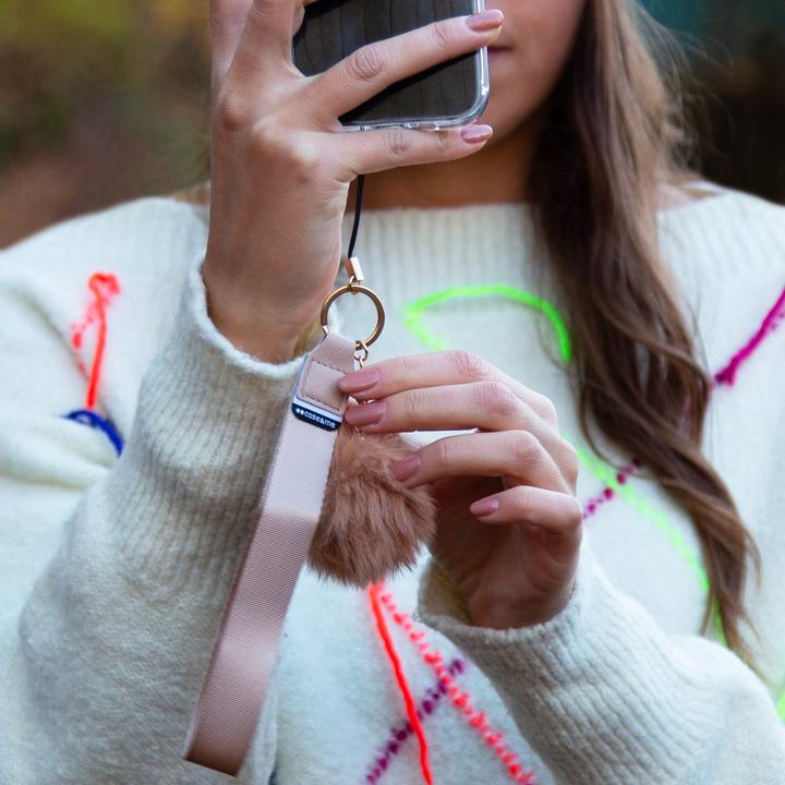 Produktbild Caseme Smartphone-Handgelenkband mit Bommel (Universal)