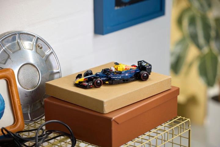 Actual product image LEGO Oracle Red Bull Racing RB20 F1 Rennauto (77243, LEGO Speed Champions)