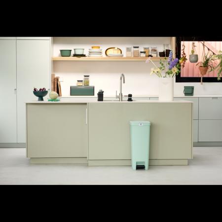 Actual product image Brabantia StepUp 40 l waste bin, light green (40 l)