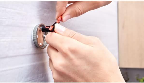 Image du produit tesa Porte-rouleau EKKRO avec solution adhésive sans perçage