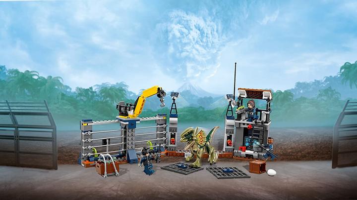 Actual product image LEGO Attack of the Dilophosaurus (75931, LEGO Jurassic World)