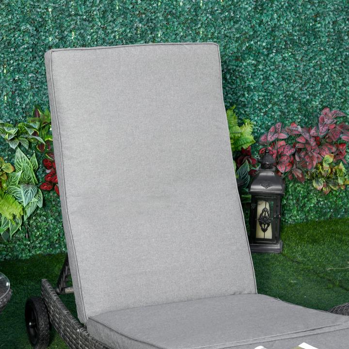 Image du produit Outsunny Chaise longue de jardin avec roulettes (207 cm)