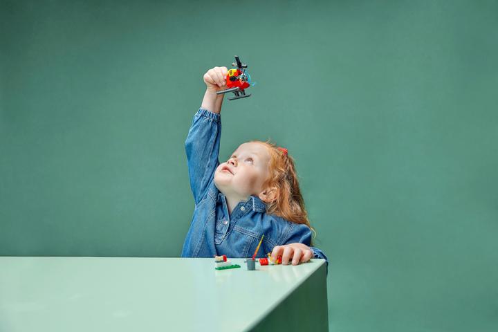 Produktbild LEGO Feuerwehrhubschrauber (60318, LEGO City)