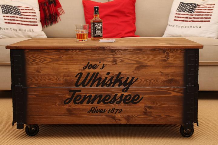 Produktbild Uncle Joe´s Whisky Truhentisch
