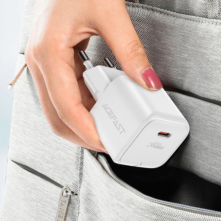 Productafbeelding Acefast Caricatore da muro A77 Mini PD 30W GaN + cavo USB-C - bianco (30 W)