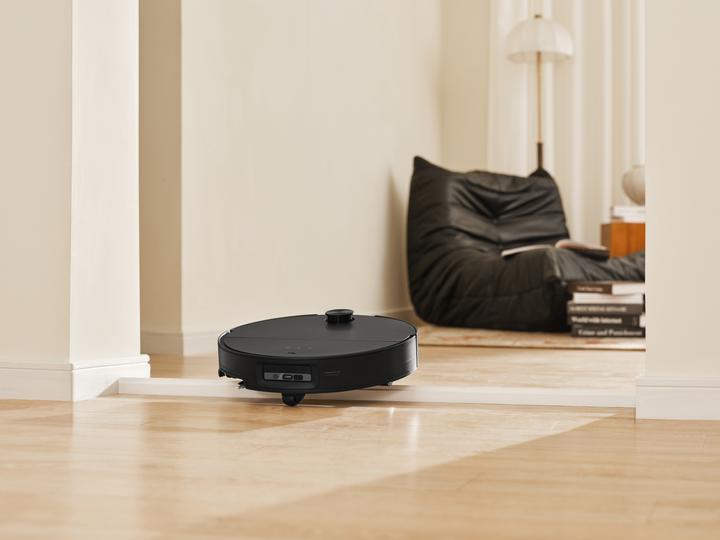 Actual product image Roborock Saros 10 (Vacuum mopping robot)