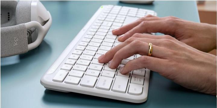 Actual product image Logitech Signature Slim K950 (Eng. Int., Wireless)