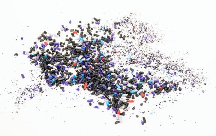 Image du produit Prusa Prusament PLA recyclé 2kg (PLA, 1.75 mm, 2000 g, Vert, Gris, Noir)