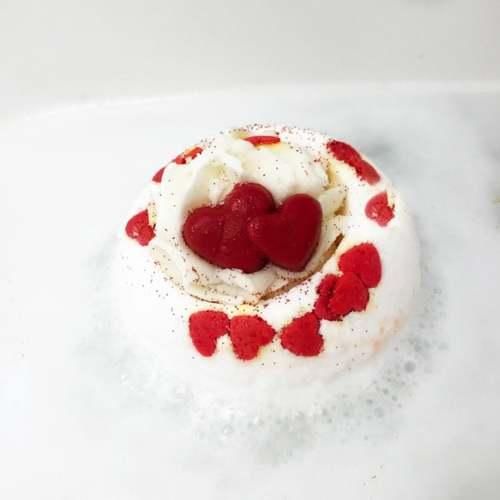 Produktbild Bomb Cosmetics BombCosmetics Bath Blaster Display Crazy Stupid Love 12 Stück (160 ml, Badeperlen)
