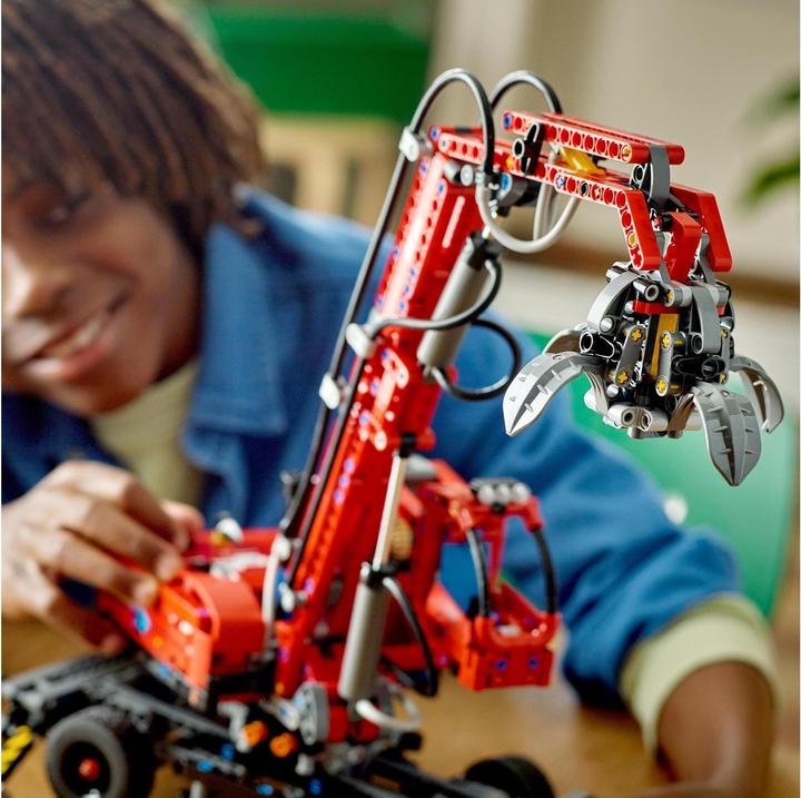 Image du produit LEGO La grue de manutention (42144, LEGO Technic)