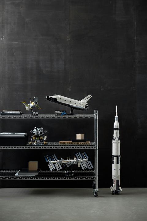 Image du produit LEGO Navette spatiale Discovery de la NASA (10283, LEGO difficiles à trouver)