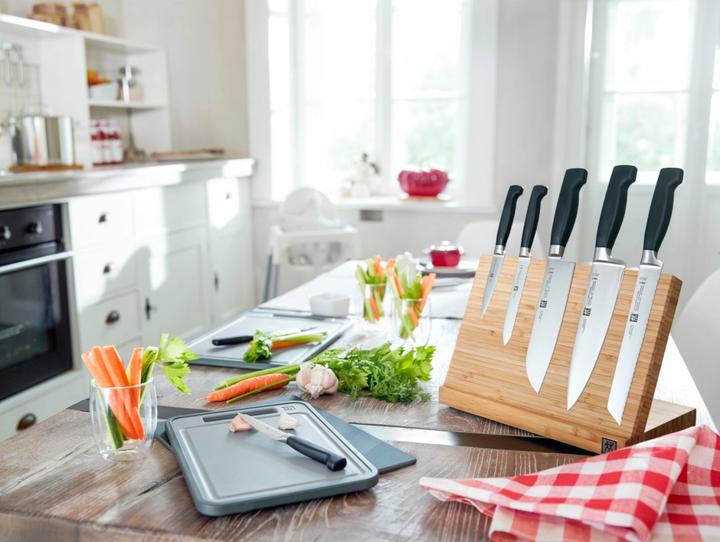 Actual product image Zwilling Four Stars (42 cm)