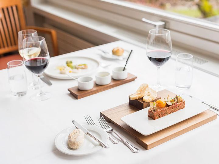 Actual product image Smartbox Dinner with mum: 1 delicious menu for 2 gourmets (2 pers.)