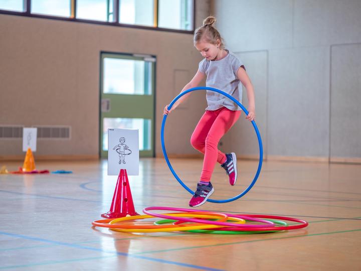 Produktbild Betzold Hula-Hoop Reifen Regenbogen-Set, 6 Stück (80 cm, 170 g)